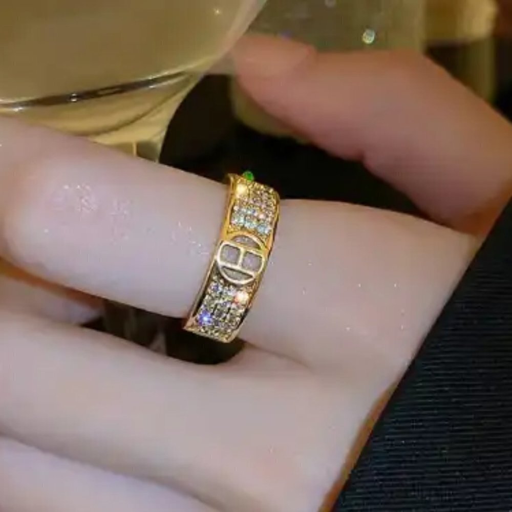 Gold Rhinestone Letter H Ring - Picture 4 of 4